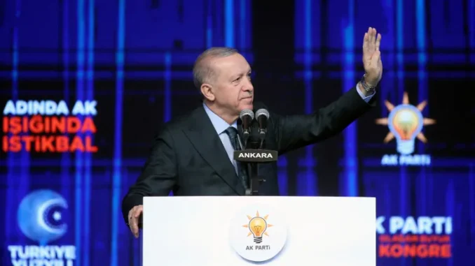 Erdogan disse que a Turquia acompanharia de perto para garantir que as negociações para pôr fim à rebelião armada fossem "levadas a uma conclusão bem-sucedida", alertando contra qualquer provocação [Cagla Gurdogan/Reuters]. Fonte: Al Jazeera
