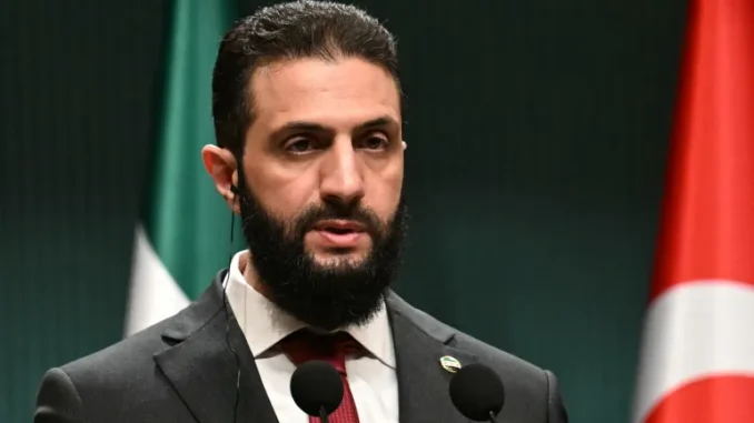 O presidente interino da Síria, Ahmed al-Sharaa, promete entregar uma transição política democrática [Arquivo: AFP] Fonte: Al Jazeera