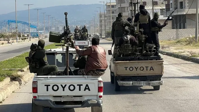 Centenas de mortos enquanto forças de segurança da Síria enfrentam lealistas de al-Assad Fonte: Al Jazeera