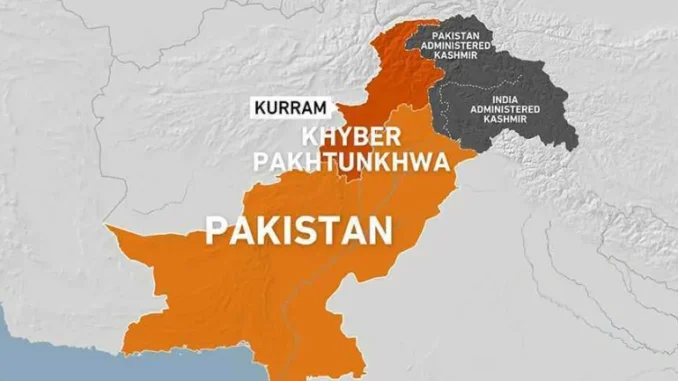 Mapa mostrando a província de Khyber Pakhtunkhwa, no Paquistão, destacando o distrito de Kurram e a região da Caxemira.