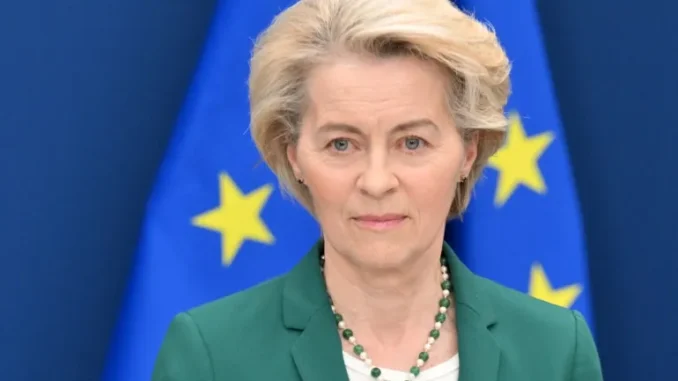 A presidente da Comissão Europeia, Ursula von der Leyen, durante coletiva de imprensa em Bruxelas, em 7 de abril de 2025. [Foto: Nicolas Tucat/AFP] Fonte: Al Jazeera