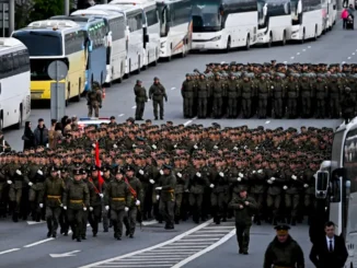 Ensaio para o desfile militar do Dia da Vitória na Praça Vermelha em Moscou, Rússia, em 3 de maio de 2025.