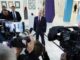 Presidente russo Vladimir Putin fala com jornalistas após ligação com Donald Trump em centro educacional próximo a Sochi, Rússia, 19 de maio de 2025.
