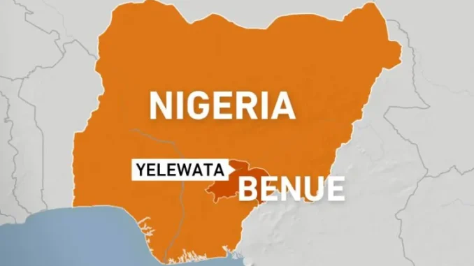 Mapa da Nigéria destacando o estado de Benue e a localização da vila de Yelewata.