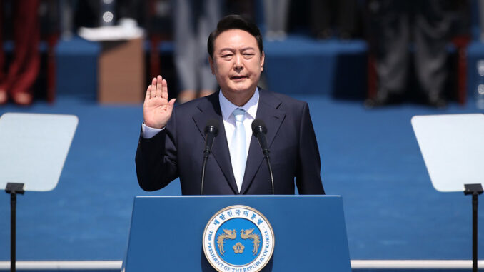 Ex-presidente sul-coreano Yoon Suk Yeol durante a cerimônia de posse como 20º presidente da Coreia do Sul.