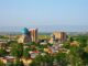 Panorama de Samarkand com mesquita histórica Bibi Khanym ao fundo