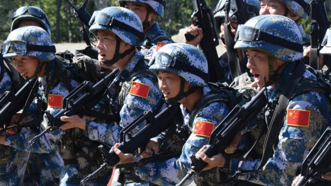 Soldados do Exército Chinês durante exercício militar multilateral no Brasil