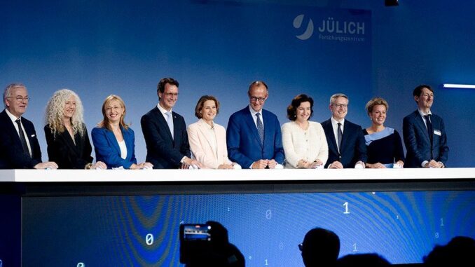 Líderes e autoridades da Alemanha participam da cerimônia de inauguração do supercomputador JUPITER em Jülich, 5 de setembro de 2025.