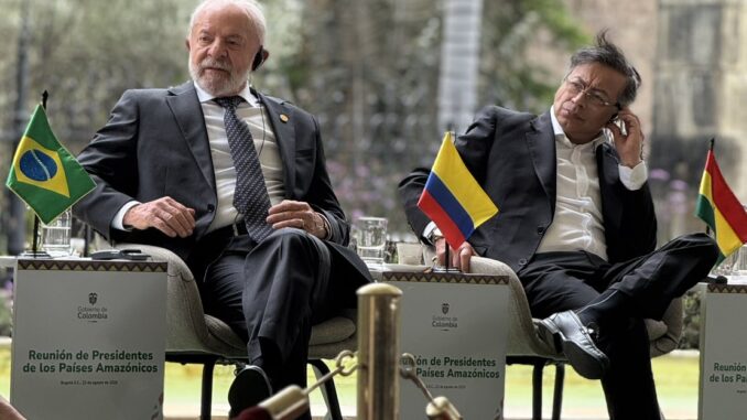 Presidente da Colômbia, Gustavo Petro, em reunião de presidentes dos países amazônicos com líderes da Bolívia e Brasil em Bogotá