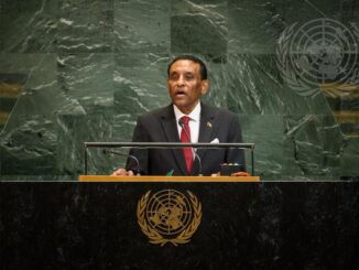 Primeiro-ministro interino do Sudão, Kamil El-Tayeb Idris, discursando na 80ª Sessão da Assembleia Geral da ONU.