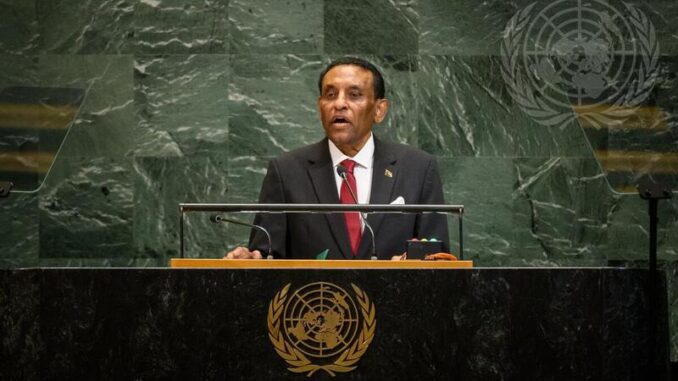 Primeiro-ministro interino do Sudão, Kamil El-Tayeb Idris, discursando na 80ª Sessão da Assembleia Geral da ONU.
