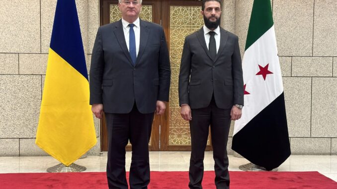 Ahmed al‑Sharaa e Andrii Sybiha durante reunião diplomática sobre investimentos na Síria em 2025