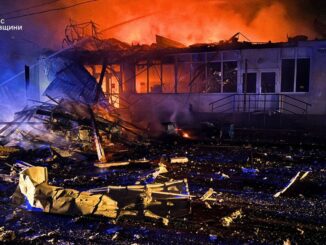 Infraestrutura energética ucraniana destruída após ataque russo com drones e mísseis.