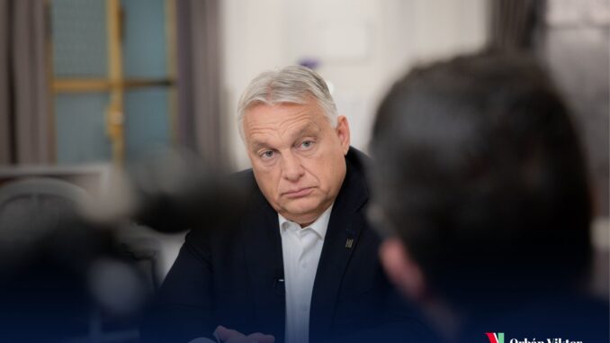 Primeiro-ministro húngaro Viktor Orbán durante reunião em Copenhague em 2 de outubro de 2025, discutindo propostas militares da União Europeia.