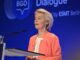 Ursula von der Leyen falando durante o Berlin Global Dialogue 2025