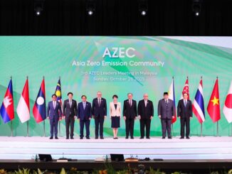 Primeiro-ministro japonês Sanae Takaichi copreside a 3ª Reunião de Líderes da Comunidade de Emissões Zero da Ásia (AZEC) com o Primeiro-Ministro Anwar da Malásia em 26 de outubro de 2025.