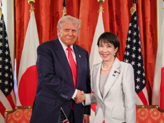 Donald Trump e Sanae Takaichi durante encontro oficial em Tóquio