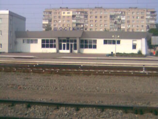 Estação ferroviária de Shostka, na Ucrânia, antes do ataque com drones russos em outubro de 2025.