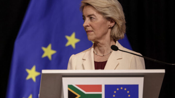 A presidente da Comissão Europeia, Ursula von der Leyen, apresenta as “linhas vermelhas” da União Europeia para as negociações de paz na Ucrânia.