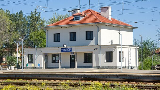 Mapa mostrando a localização da refinaria LUKOIL Neftochim Burgas, próxima à cidade de Kameno, na Bulgária.