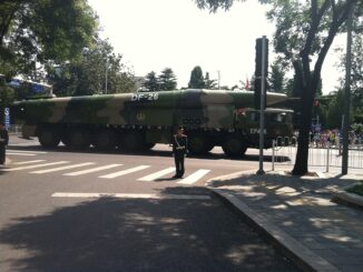 Míssil balístico de médio alcance DF-26 exibido após desfile militar em Pequim, China