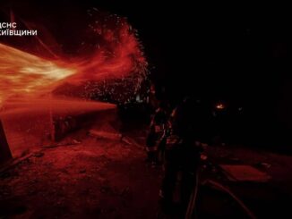 Emergência em Kiev após ataques russos de 36 mísseis e 600 drones atingirem infraestrutura de energia e prédios residenciais, resultando em mortos e dezenas de feridos.