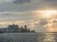 Skyline de Havana sob a luz do sol baixo no fim de tarde