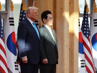 Submarino nuclear sul-coreano em doca de construção, simbolizando a aprovação dos EUA para o programa nuclear de Seul no acordo comercial finalizado.