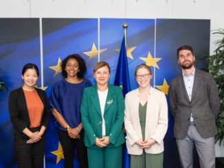 Representantes da OpenAI durante visita à Comissão Europeia, discutindo políticas de inteligência artificial na União Europeia.