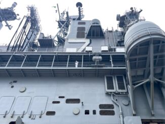 Navio USS Iwo Jima deixa Norfolk em direção ao Caribe e à América do Sul para operações do Comando Sul dos EUA.