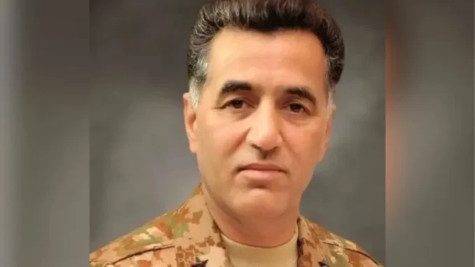 Ex-chefe da ISI, Faiz Hameed, em imagem divulgada pelo ISPR.