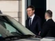 Jared Kushner deixa a Embaixada dos Estados Unidos em Berlim após reuniões diplomáticas.